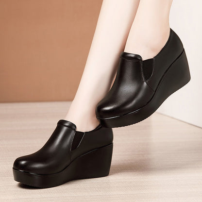 PAR ZAPATOS DE CUERO DE TALÓN DE MUJER