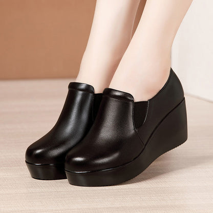 PAR ZAPATOS DE CUERO DE TALÓN DE MUJER